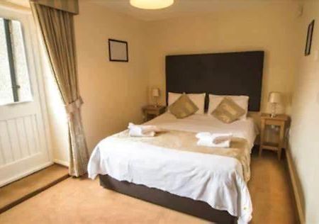 Cambrian Inn Tredegar Zewnętrze zdjęcie