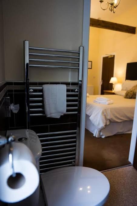 Cambrian Inn Tredegar Zewnętrze zdjęcie